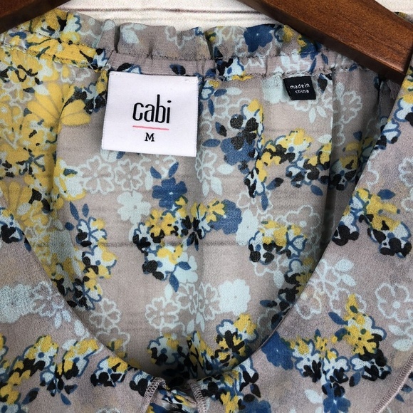 Cabi #5331 50/50 Sleeveless Button Floral Blouse - Picture 4 of 6